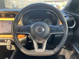 ステアリングスイッチ搭載!ハンドルひとつで手を離さなくても運転中視線をそらさなくても操作が出来て便利です