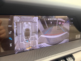 サラウンドビューモニターで車両周辺の確認をアシストします。