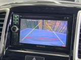 【バックカメラ】駐車時に後方がリアルタイム映像で確認できます。大型商業施設や立体駐車場での駐車時や、夜間のバック時に大活躍!運転スキルに関わらず、今や必須となった装備のひとつです!