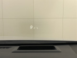 HUD(ヘッドアップディスプレイ)速度表示をフロントガラスに表示できます。