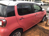 車両右側面からの写真になります。車をご覧になりたい時はお気軽に最寄りの店舗へご相談下さい。