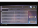 Bluetooth機能搭載。車とスマホやiPhoneをペアリングしておけばハンズフリー電話はもちろん、スマホやiPhone内の音楽を車のスピーカーで流すこともできますよ。