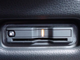 ■【ETC車載器】が装備されています。セットアップをしてお渡しとなり、ETCカードを差し込むだけで高速道路の利用が可能です。