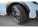タイヤサイズは225/55R18です