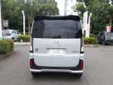 全長399cm、幅147cm、高さ184cmのお車になります。