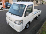 当社では納車前整備や洗車・ルームクリーニングも行っております。