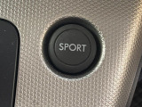 【ドライブモードスイッチ】コンフォートな乗り味からスポーティな乗り味までスイッチ一つで切り替え可能。シーンや気分に合わせたモードを選べば、いつものドライブがより一層楽しくなります♪