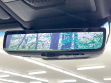 【デジタルインナーミラー】後席の大きな荷物や同乗者で後方が確認しづらい時でも安心!カメラが撮影した車両後方の映像をルームミラー内に表示。クリアな視界で状況の確認が可能です!