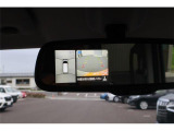 全周囲モニター付で、車庫入れも駐車もラクラクです。