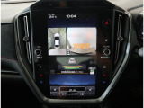 リヤビューカメラで車庫入れも安心。ステアリングと連動しガイド線が動くので、車両感覚をつかみやすくなっています。
