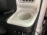 保温機能付きのカップホルダーを装備しています★