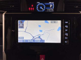 純正ナビが付いています。タッチパネル式で使いやすく、Bluetooth機能も搭載しており運転中もとても楽しくドライブできます。