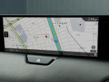 マツダコネクトの12.3インチワイドセンターディスプレイです。『Android Auto』『Apple CarPlay』や独自のコネクテッドサービスに対応したインターフェイスシステムです。