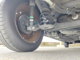 お車を安心してお乗りいただく為には、足回りの定期点検が欠かせません。サービスサポート(有償保証)では無料点検もご提供しており、安心のカーライフをお過ごしいただけるサポート体制が整っています。