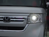 LEDヘッドライト搭載でしっかり明るく照らしてくれるので、夜間走行や不慣れな道でも安心です。