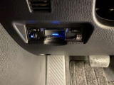 ETC2.0は従来のETCシステムに加えて、渋滞回避や安全運転支援などの運転支援サービスが受けられる次世代システムです。