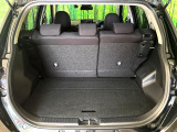 積み下ろしのしやすいデッキにはたっぷりと荷物を積み込んでいただけます。遊びから仕事まで、様々なシーンで頼れます♪
