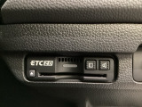 ハンドルの左下にETC2.0がついています。高速道路の料金所の通過も楽々です!。 カードの取り出しもしやすい場所についています。