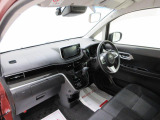 ダイハツのお店では、ダイハツ車を知り尽くしたプロフェッショナルが、専用の診断機器を使って各システムを点検しております。