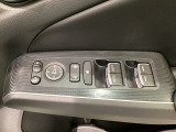 パワーウインドウは運転席でドア4枚とも上下の操作ができるようになっています。子供さんが勝手に操作できないようにロックすることも可能です。