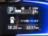 たとえばダイハツのお店にある、たくさんのスマアシ搭載車は、正常に作動する事をしっかり確認します。