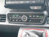 フルオートエアコンです☆運転席&助手席にシートヒーター装備です☆