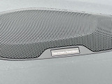 【harman kardon】ハーマンカードンのHi-Fiスペシャリストと共に、モデル別に開発・設計された専用チューニングが臨場感溢れる音響空間を実現しています。