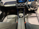 車両は屋内展示しておりますので天候に関係なくごゆっくりコンディションご確認頂けます。車両を倉庫へ保管している場合が御座いますのでご来店前に在庫確認頂けると幸いです。TEL072-784-8800