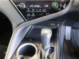 左右独立温度コントロールフルオートエアコンです。運転席、助手席それぞれで独立して温度設定ができます。冷え性の方が乗っても安心ですね♪