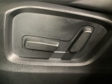 こちらのグレードは助手席にもパワーシートを装備しております!運転席同様お好みで調整が可能です!