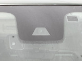 【三菱e-Assist】走行中に前方の車両等を認識し、衝突しそうな時は警報とブレーキで衝突回避と被害軽減をアシスト。より安全にドライブをお楽しみいただけます。