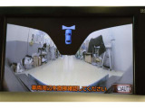 フロントカメラも搭載しています。フロントモニターがあると、小さな子供がしゃがんでいたりしていても発見しやすいですし、前方駐車や車の停止線の確認のサポートにもなります。