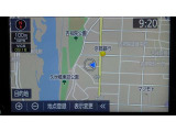 トヨタ純正ディスプレイオーディオ。アンドロイドのスマートホンならBluetooth接続で地図や音楽、YOUTUBE等ご利用できます。ナビゲーション機能付きので為、地図のご利用が可能です。