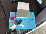 メンテナンスノート【整備記録簿】、取説も揃っています。スマートキーはバッグなどにしまったままボタン操作でエンジンの始動・停止ができて大変便利です。