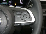 【レーダークルーズコントロール】(全車速追従機能付)付きです。車速に応じて追従支援してくれるので、ロングドライブも快適です。詳細は販売店スタッフまでおたずねください。