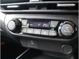 オートエアコンのお車ですので室内の温度をスムーズに調整してくれます♪