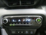 オートエアコン機能で、車内を自動的に、設定した温度に保ってくれます。