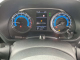 視認性の高いメーターで運転情報を的確に把握できます!