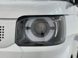 LEDヘッドライトは、点灯の瞬間から最大光量を発揮し、突然暗くなるトンネルなどでの安定感を高めます。