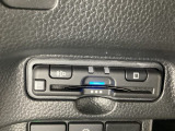 ハンドルの左下にETCがついています。高速道路の料金所の通過も楽々です。カードの取り出しもしやすい場所についています。