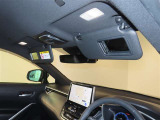 運転席・助手席バニティミラー&照明付サンバイザー