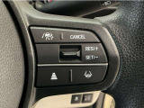 【アダプティブ・クルーズ・コントロール】予め設定した車速内でクルマが自動的に加減速。 前走車との適切な車間距離を維持しながら追従走行し、高速道路でのドライバーの疲労を軽減してくれる嬉しい機能付♪