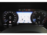運転にかかわる主要な情報は、12.3インチのデジタル液晶ドライバーディスプレイにわかりやすく表示されます。お好みの表示パターンと背景色へと変更できますので、状況に合わせてお選びください。