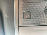 24時間いつでもネットワークにつながる車載通信機「コネクティッドサービス」を標準装備。オペレーターによる緊急時のサポートやスマホアプリによる車両状態確認や一部機能の遠隔操作等を行なうことが可能です。
