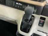 発進時から滑らかに加速する無段階変速のCVTはストップ&ゴーの多い街の中も快適です