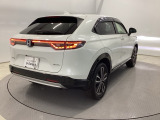 プライバシーガラスが装備されています。外を見るときには気にならずに、後方車両からは車内が見えにくくなってます
