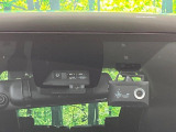 【トヨタセーフティセンス】走行中に前方の車両等を認識し、衝突しそうな時は警報とブレーキで衝突回避と被害軽減をアシスト。より安全にドライブをお楽しみいただけます。