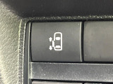 【パワースライドドア】スマートキーや運転席のスイッチでスライドドアの開閉が可能♪電動だから力を入れてドアを開ける必要が無く、小さいお子様でも、重い荷物を持っている時もラクに開け閉めできます♪