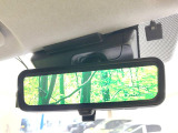 【デジタルインナーミラー】後席の大きな荷物や同乗者で後方が確認しづらい時でも安心!カメラが撮影した車両後方の映像をルームミラー内に表示。クリアな視界で状況の確認が可能です!