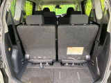 普段のお買い物や通勤、送迎等に十分な荷室スペースを確保しております。サードシートを倒すと、大きな荷物の積載も可能です♪